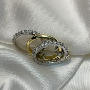 Işıltılı Üç Halkalı Zarif Yüzük – Altın & Zirkon Taşlı