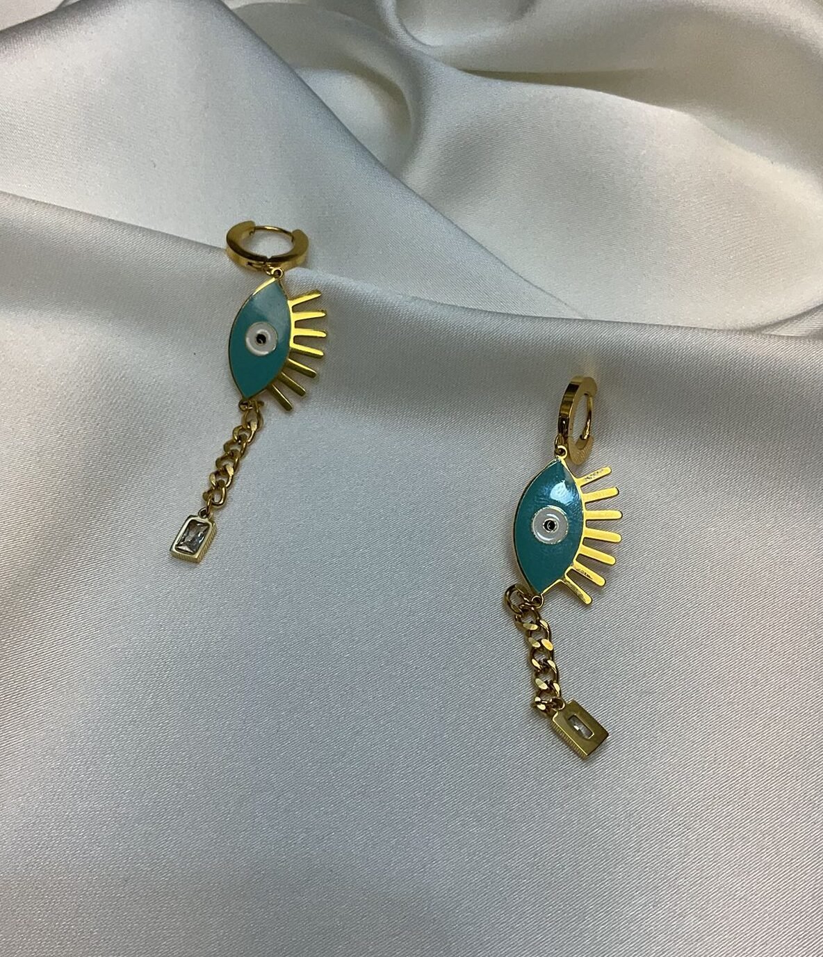 Gold Nazar Sallantılı Küpe