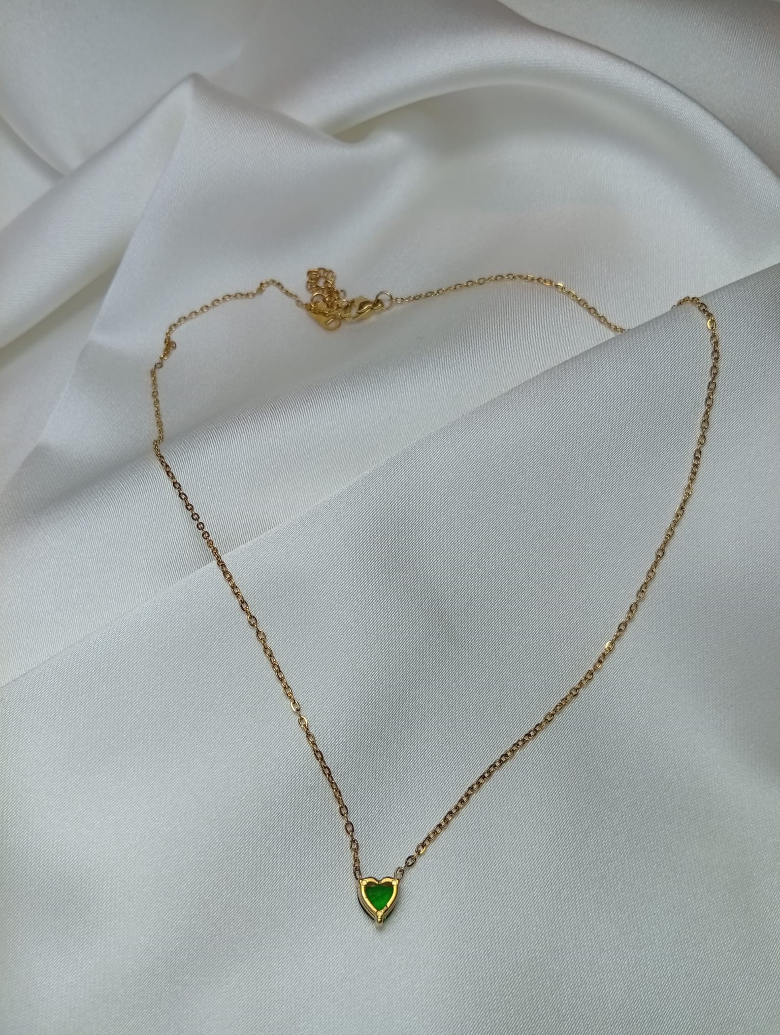 Altın Çerçeveli Minimal Yeşil Kolye - Görsel 3