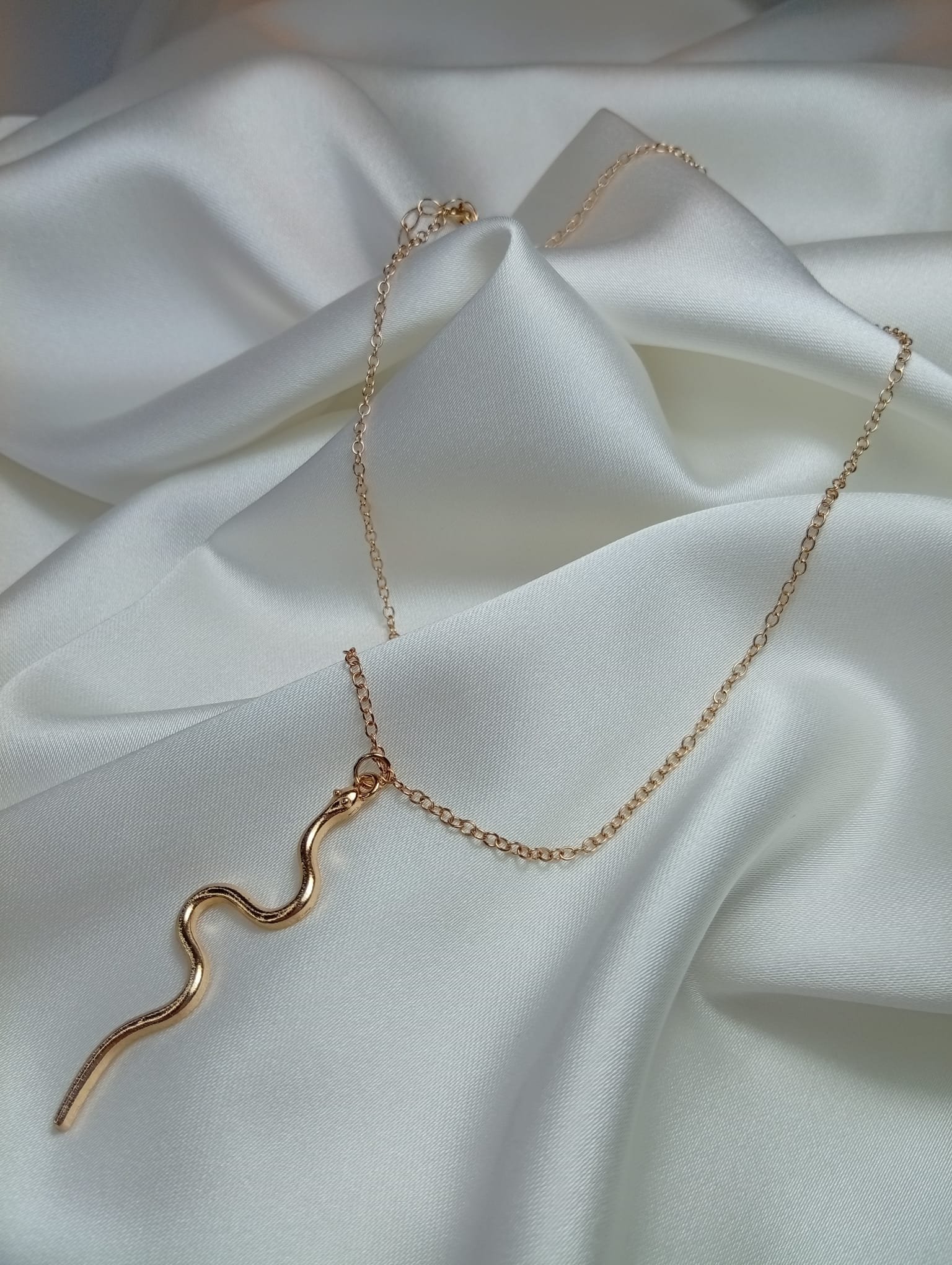 Rose Yılan Kolye - Görsel 3