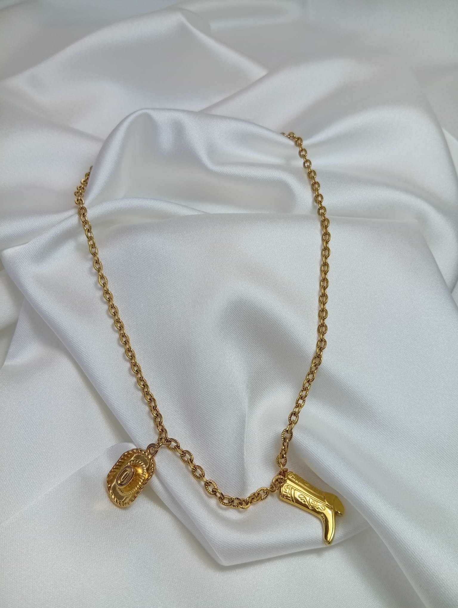 Kovboy Charmlı Kolye